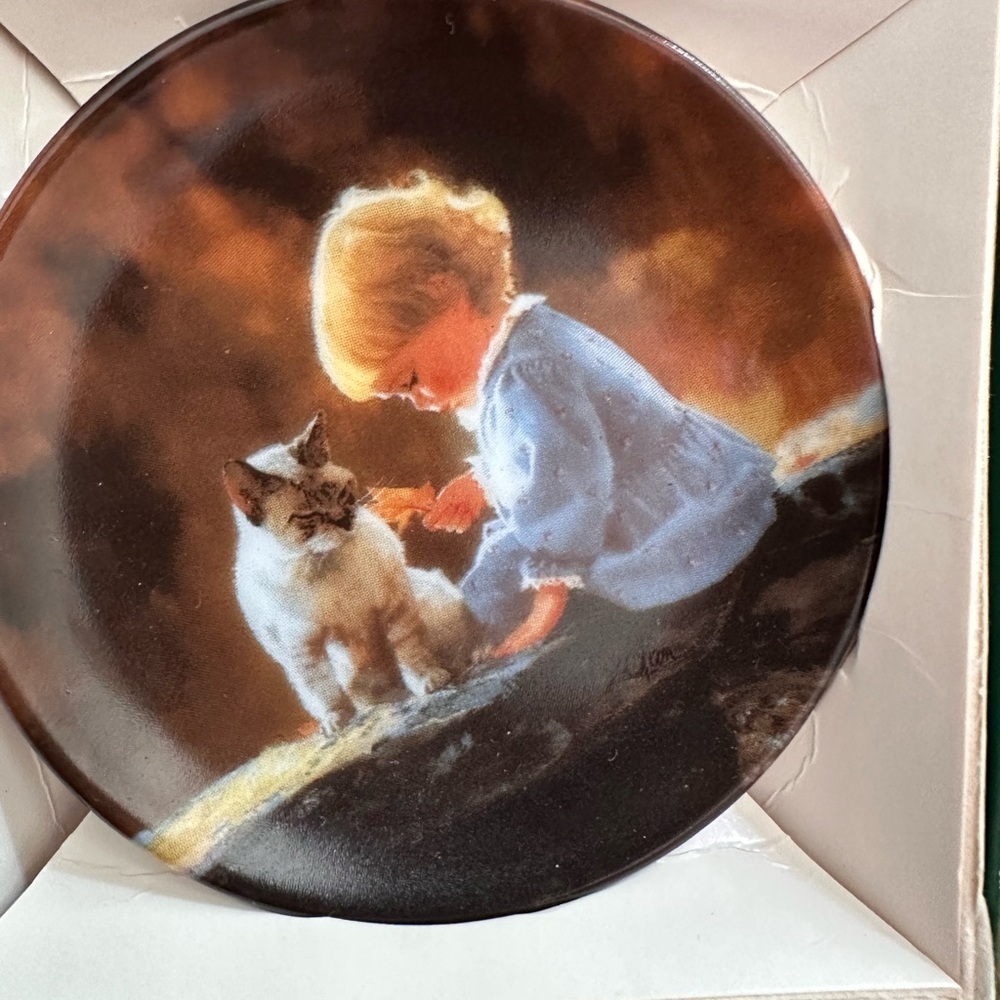 Ceramic Plates - Picture 2 of 5